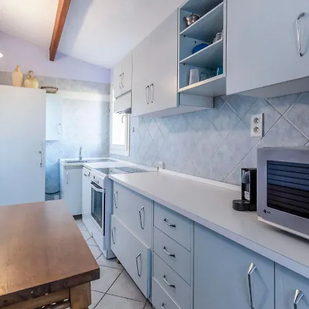 Appartamento L'olivastre By Interhome Le Lavandou