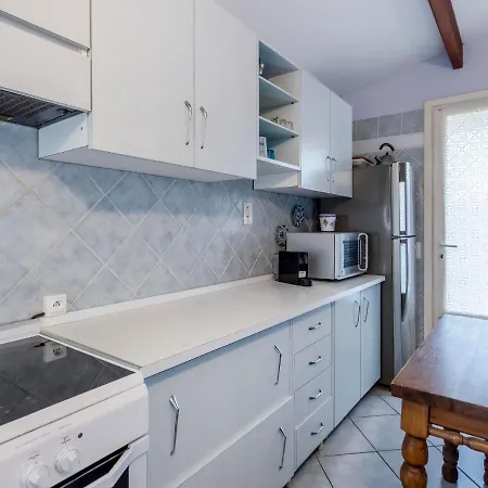 L'olivastre By Interhome Appartamento
